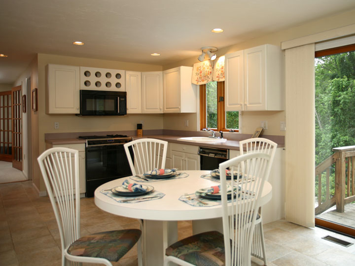 � 2010 Granite Communications, Inc. Photographed by Gerald Jay Groccia http://www.OnSiteStudios.com Aerial, interior, location, and studio Photography for real estate, hospitality, marketing and advertising, catalog, select family and social events. Photography that is creative, professional, and artistic.