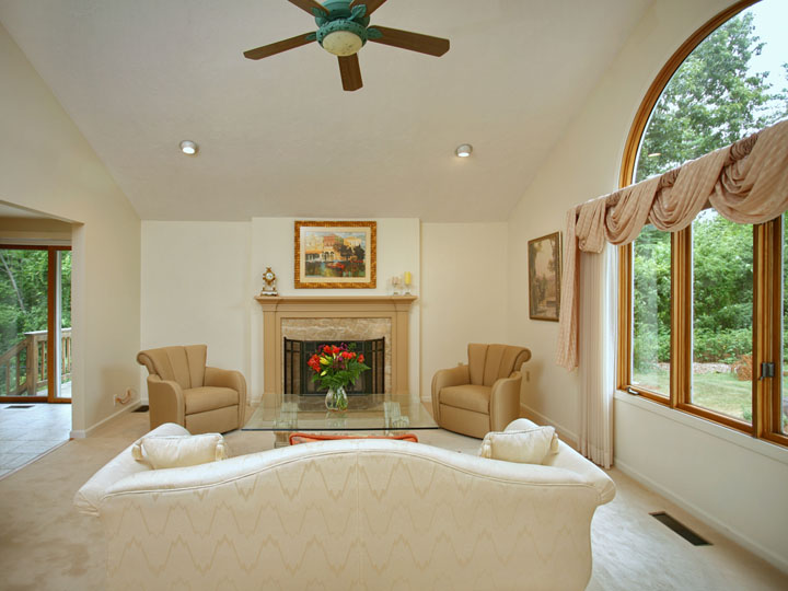 � 2010 Granite Communications, Inc. Photographed by Gerald Jay Groccia http://www.OnSiteStudios.com Aerial, interior, location, and studio Photography for real estate, hospitality, marketing and advertising, catalog, select family and social events. Photography that is creative, professional, and artistic.